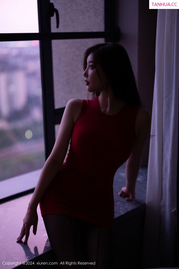 杨晨晨 sugar小甜心CC [XiuRen]高清写真图 2024.09.06 No.9123 杨晨晨Yome 黑丝美腿第16张图片